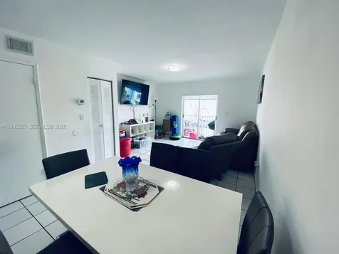 3021 W 76th Street Hialeah FL 33018