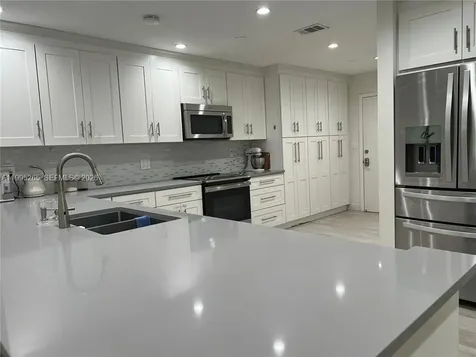307 Bonnie Brae Way Hollywood FL 33021