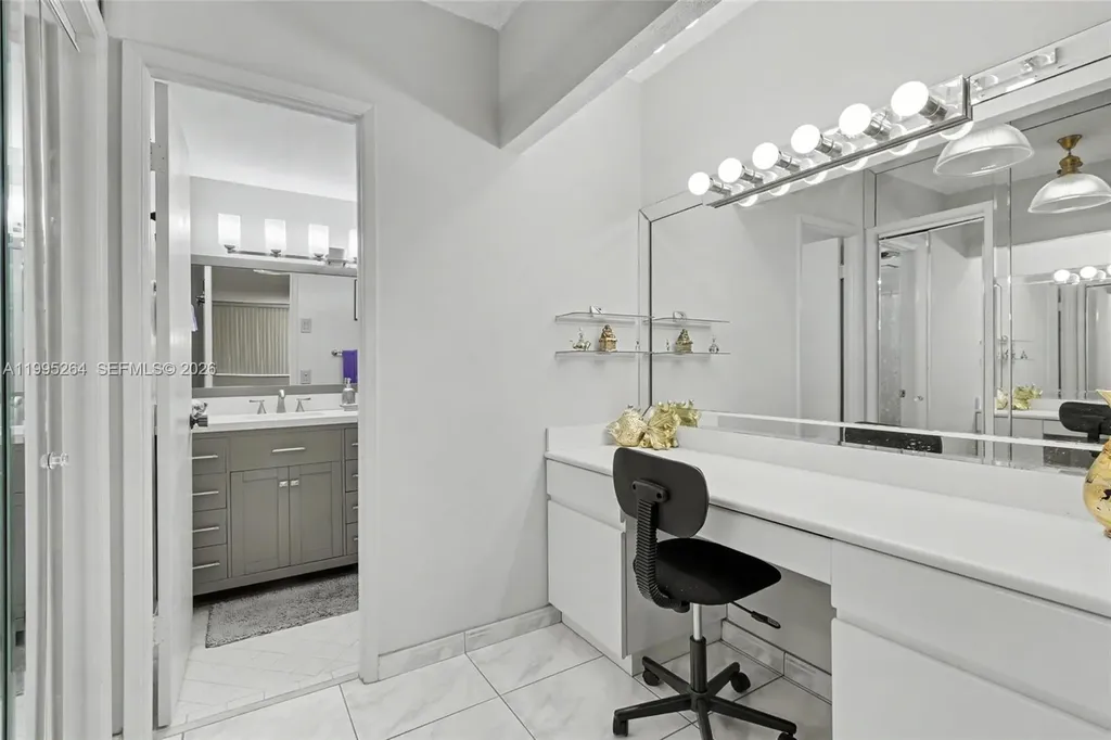 4200 Hillcrest Drive Hollywood FL 33021