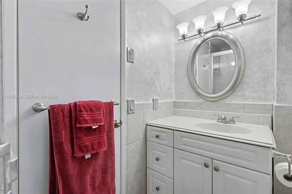 4200 Hillcrest Drive Hollywood FL 33021