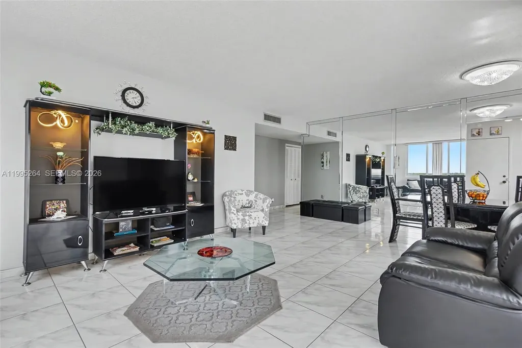4200 Hillcrest Drive Hollywood FL 33021