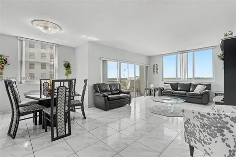 4200 Hillcrest Drive Hollywood FL 33021