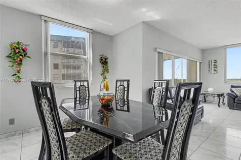 4200 Hillcrest Drive Hollywood FL 33021