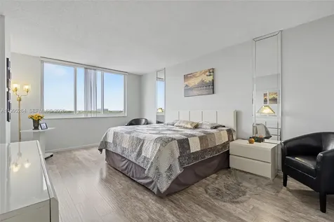 4200 Hillcrest Drive Hollywood FL 33021