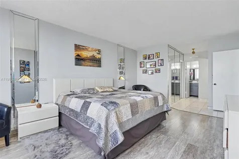 4200 Hillcrest Drive Hollywood FL 33021