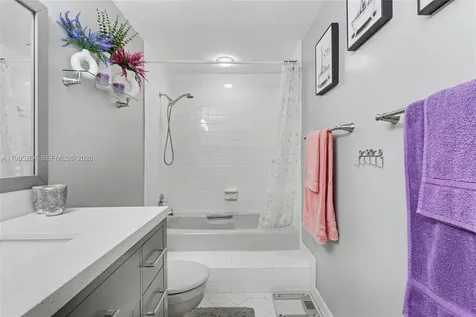 4200 Hillcrest Drive Hollywood FL 33021