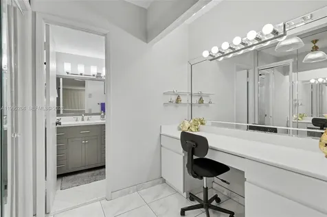 4200 Hillcrest Drive Hollywood FL 33021