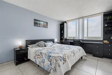 4200 Hillcrest Drive Hollywood FL 33021