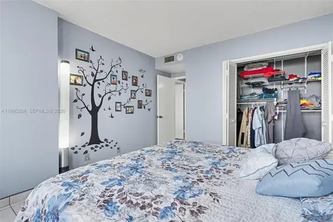 4200 Hillcrest Drive Hollywood FL 33021