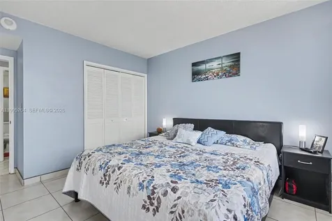 4200 Hillcrest Drive Hollywood FL 33021