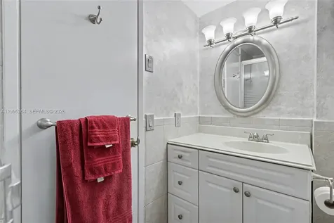 4200 Hillcrest Drive Hollywood FL 33021