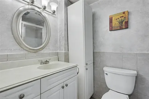 4200 Hillcrest Drive Hollywood FL 33021