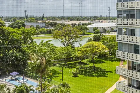 4200 Hillcrest Drive Hollywood FL 33021