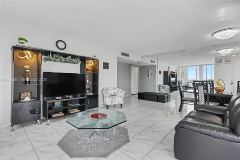 4200 Hillcrest Drive Hollywood FL 33021