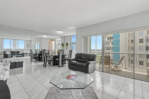 4200 Hillcrest Drive Hollywood FL 33021