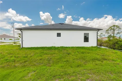 2834 NW 17th Place Cape Coral FL 33993