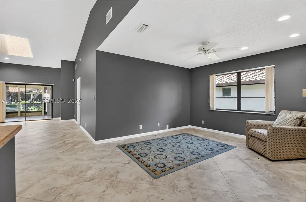 6141 SE Sunny Pointe Circle Delray Beach FL 33484