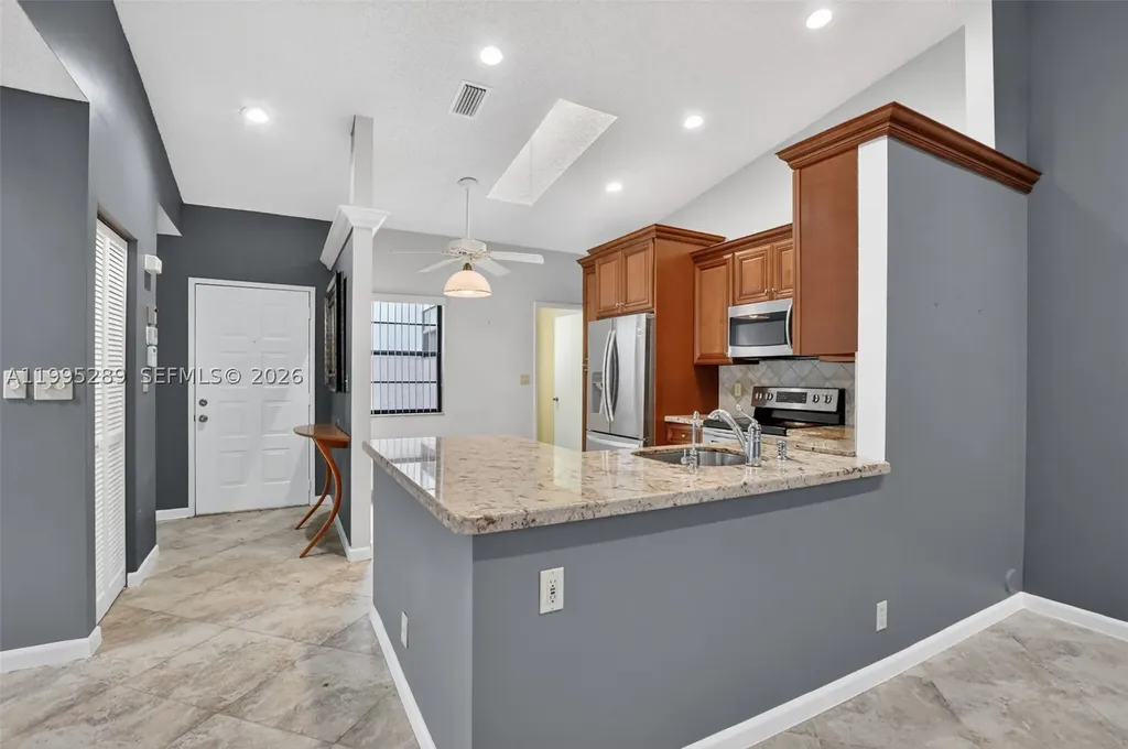 6141 SE Sunny Pointe Circle Delray Beach FL 33484
