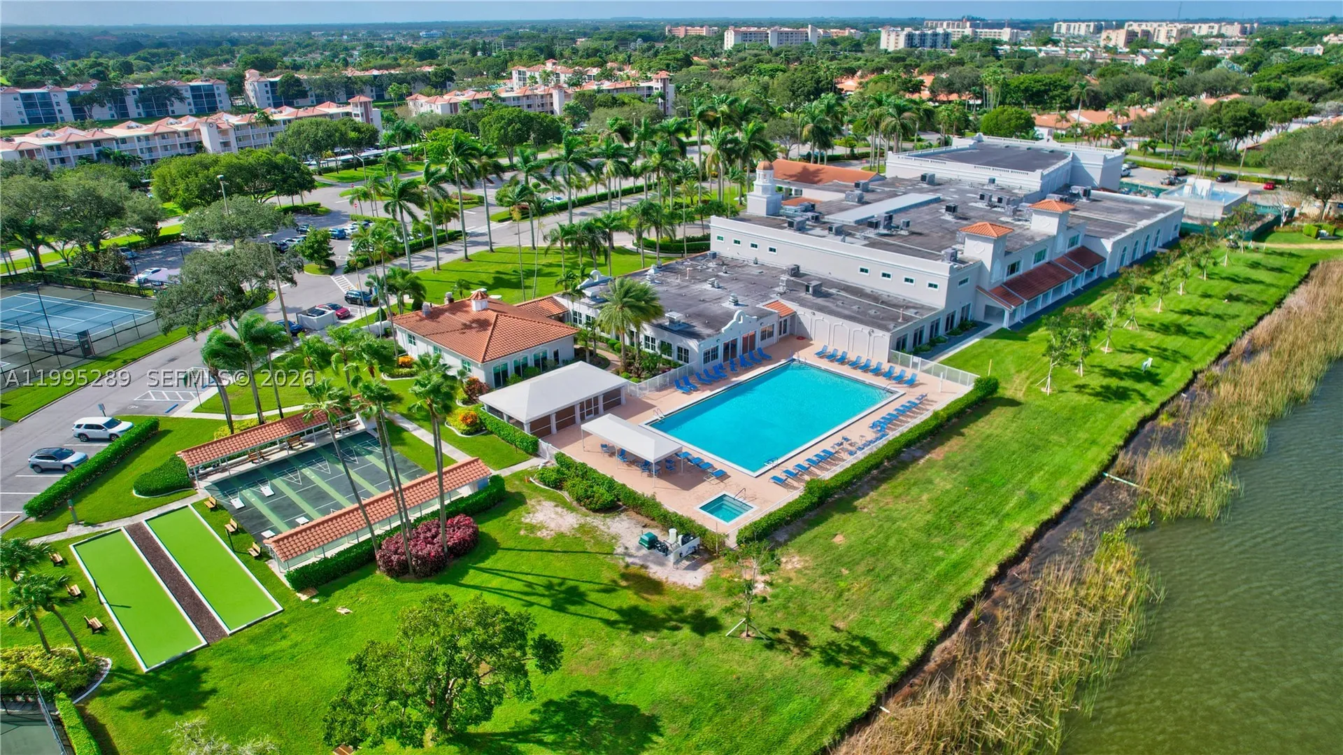 6141 SE Sunny Pointe Circle Delray Beach FL 33484