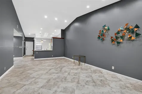 6141 SE Sunny Pointe Circle Delray Beach FL 33484