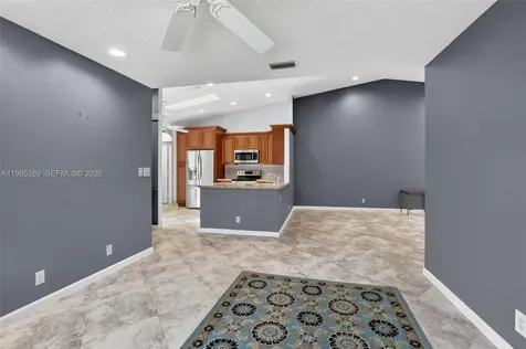 6141 SE Sunny Pointe Circle Delray Beach FL 33484
