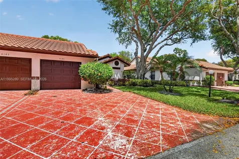 6141 SE Sunny Pointe Circle Delray Beach FL 33484