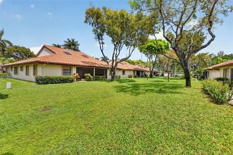 6141 SE Sunny Pointe Circle Delray Beach FL 33484