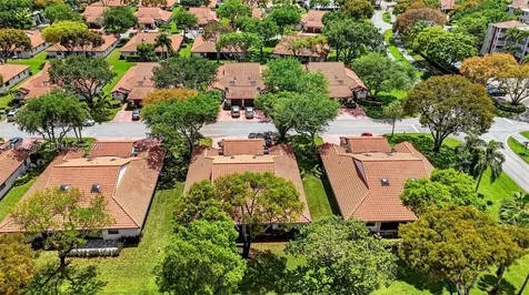 6141 SE Sunny Pointe Circle Delray Beach FL 33484