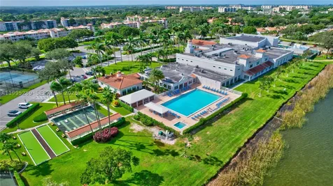 6141 SE Sunny Pointe Circle Delray Beach FL 33484