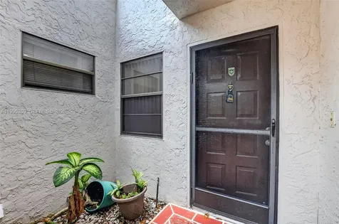 6141 SE Sunny Pointe Circle Delray Beach FL 33484