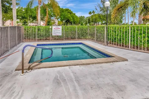 6141 SE Sunny Pointe Circle Delray Beach FL 33484