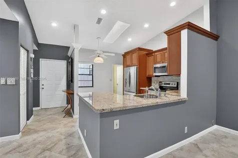 6141 SE Sunny Pointe Circle Delray Beach FL 33484