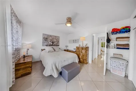 1015 SW 11th Avenue Hallandale Beach FL 33009