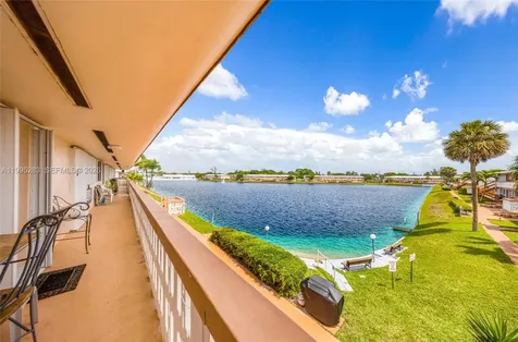 1015 SW 11th Avenue Hallandale Beach FL 33009
