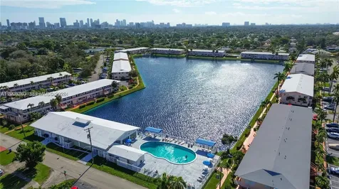 1015 SW 11th Avenue Hallandale Beach FL 33009