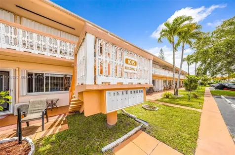 1015 SW 11th Avenue Hallandale Beach FL 33009
