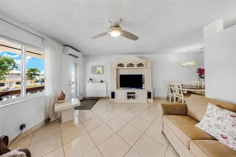 1015 SW 11th Avenue Hallandale Beach FL 33009