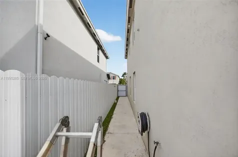 619 NE 5th Street Florida City FL 33034