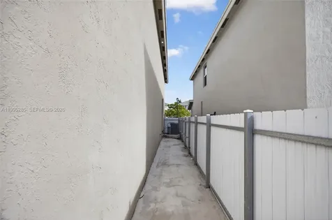 619 NE 5th Street Florida City FL 33034