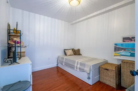2740 SW 28th Terrace Miami FL 33133