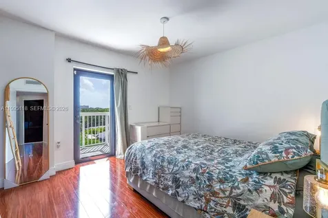 2740 SW 28th Terrace Miami FL 33133