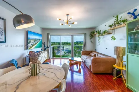 2740 SW 28th Terrace Miami FL 33133