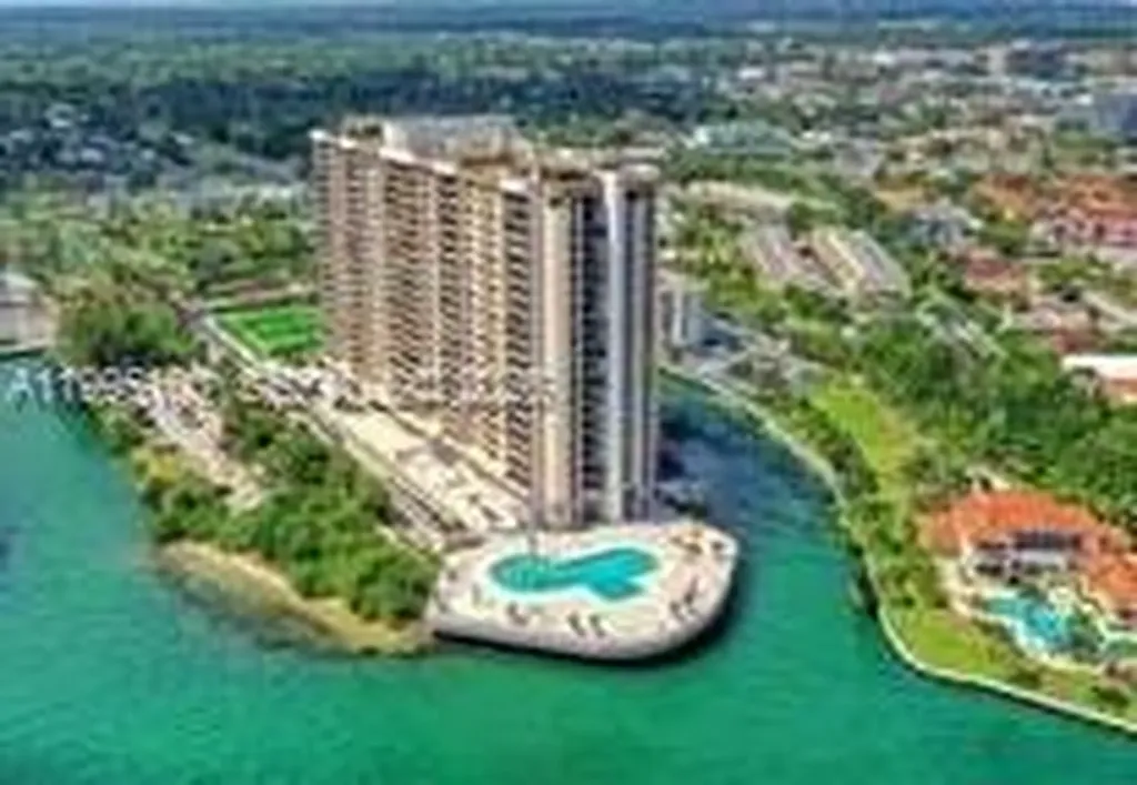 1800 NE 114th Street Miami FL 33181