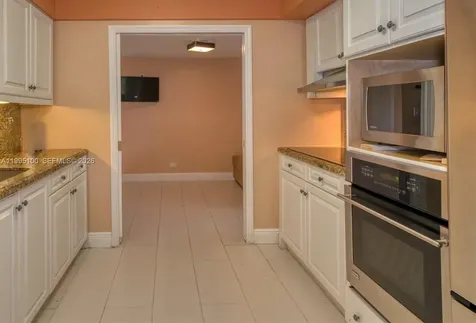 1800 NE 114th Street Miami FL 33181