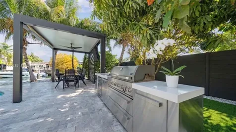 1895 NE 118th Road North Miami FL 33181