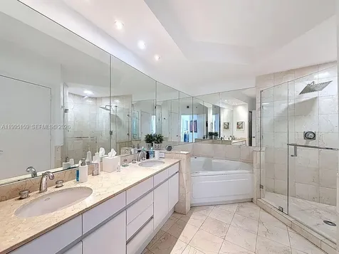 808 Brickell Key Drive Miami FL 33131