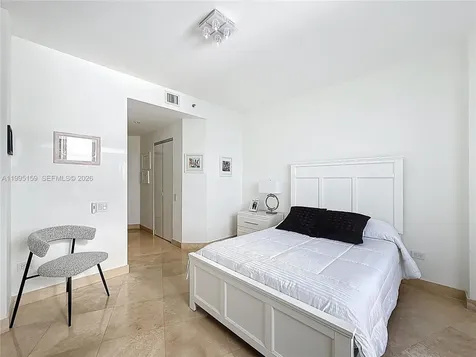 808 Brickell Key Drive Miami FL 33131