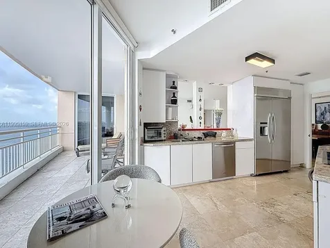 808 Brickell Key Drive Miami FL 33131
