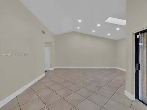 2158 Baton Rouge Weston FL 33326