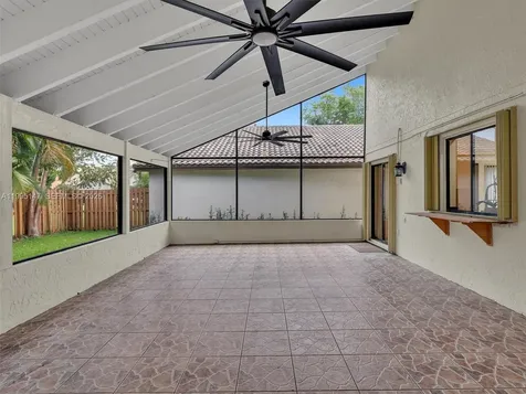 2158 Baton Rouge Weston FL 33326